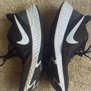 Black Nike sneakers size 7.5